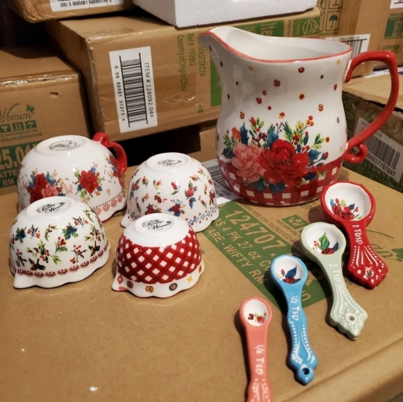 HTF NIB Pioneer Woman Cheerful Rose 9pc measuring set - Picture 2 of 10